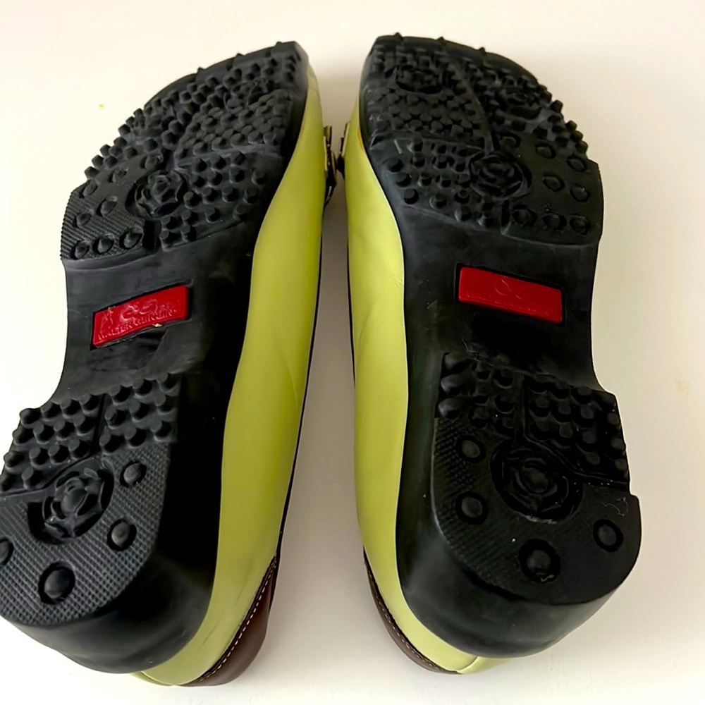 Women’s shoes